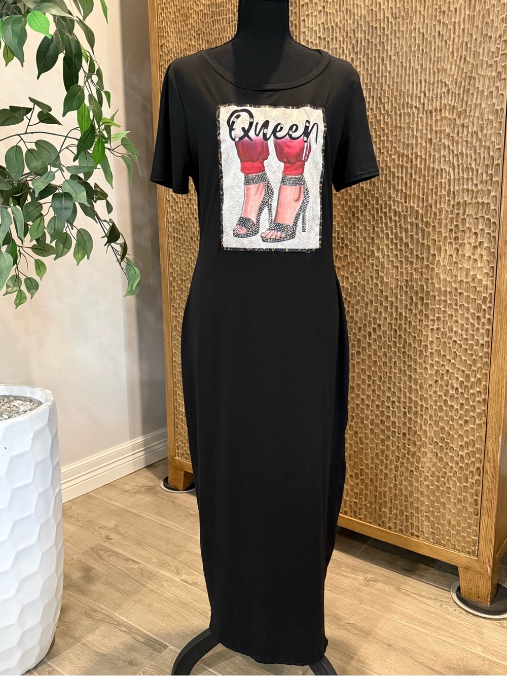 Minette Black 'Queen' Graphic Maxi Dress with Rhinestones Slitted Size 4